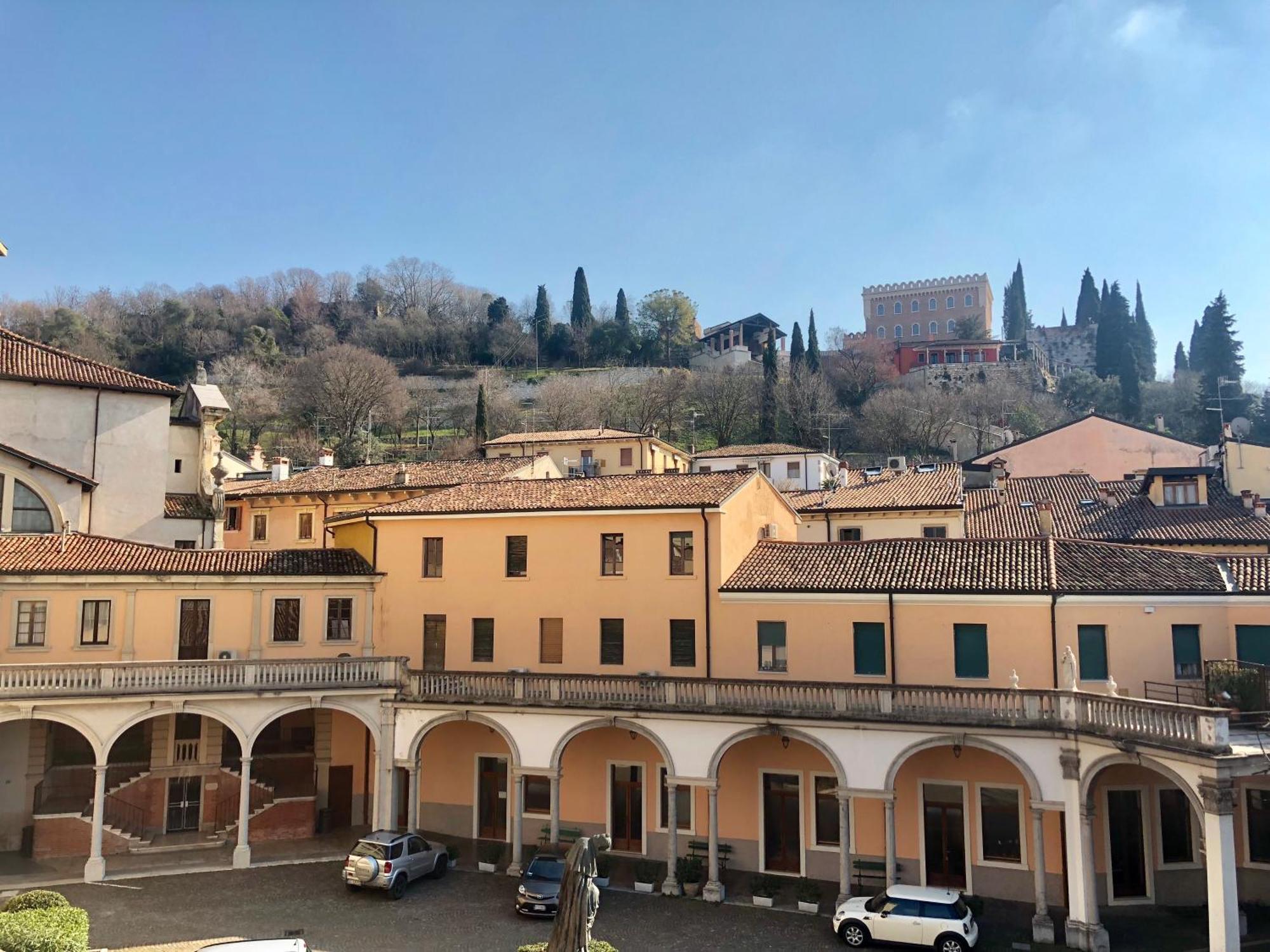 Pietra Di Verona Residenza, Verona